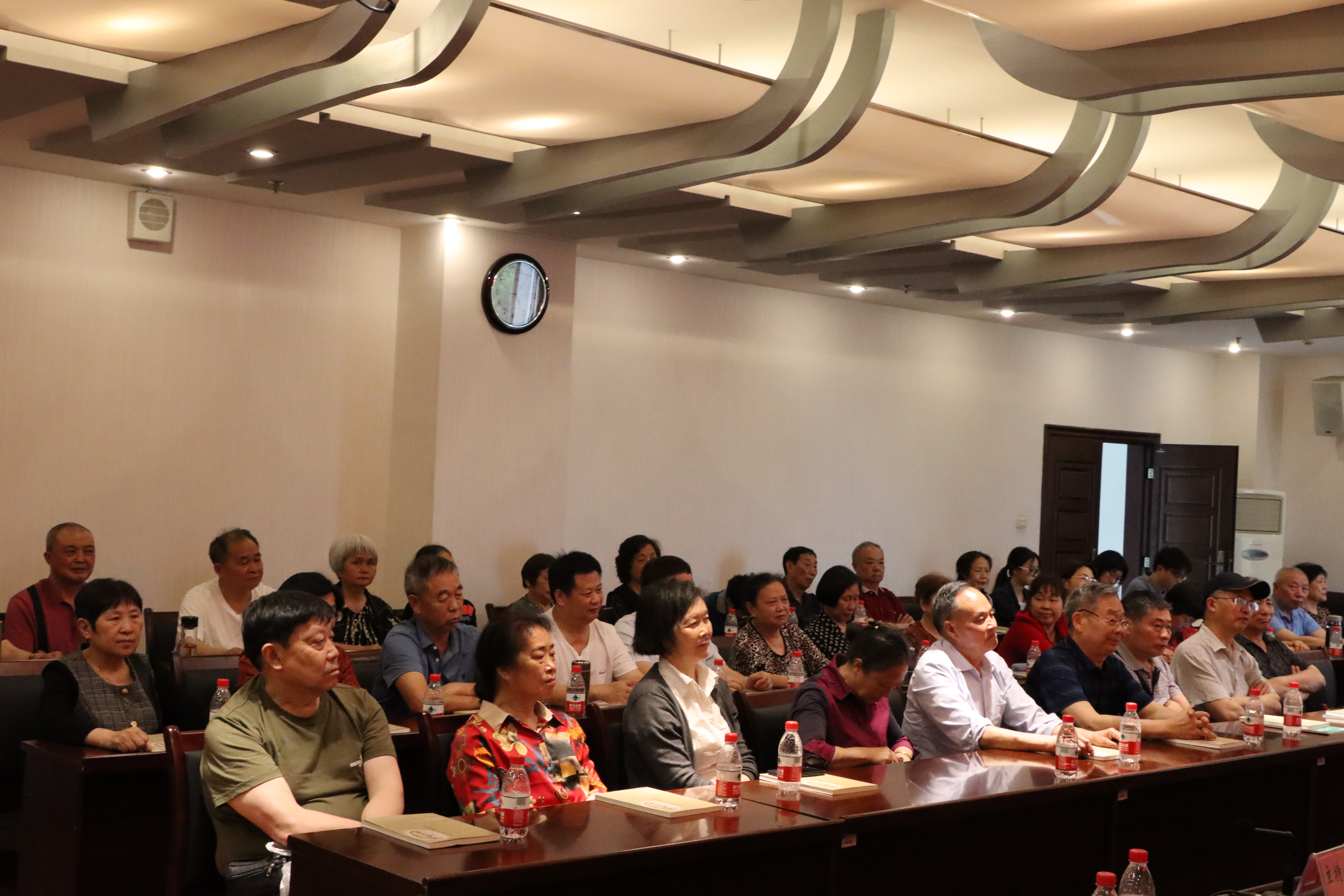 1621322882660050238.jpg 2.jpg