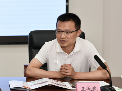 kApY_1715160050847030422.jpg 工作照_副本.jpg