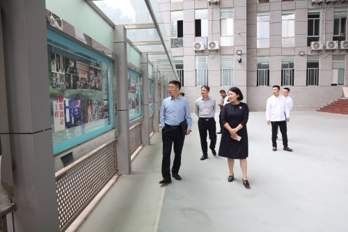  学校党委书记蔡家林调研学院​